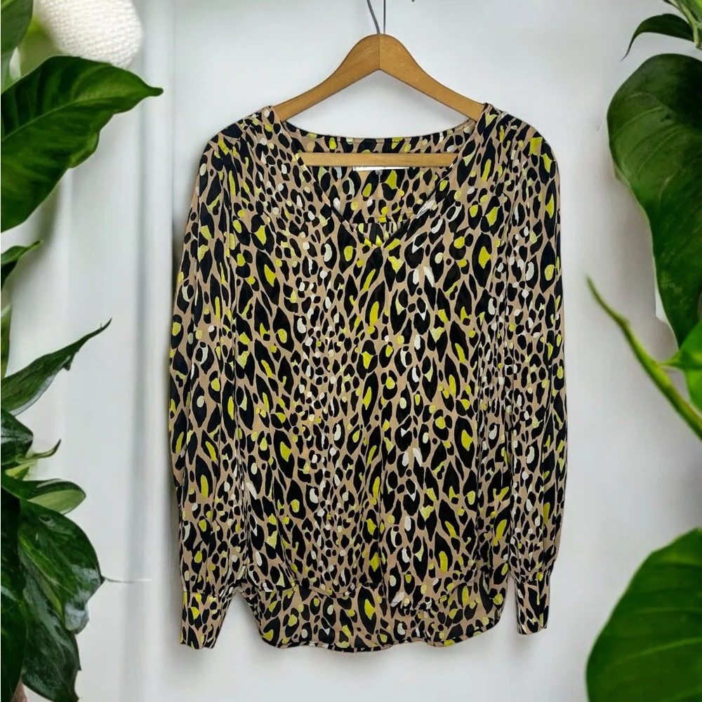 Trina Turk Silk Blend Leopard Print V-Neck Blouse Long Sleeve Popover